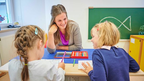 Informationen für Schulbegleiter und Integrationshelfer 